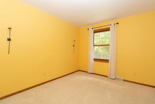 N2559 Pleasant View Ln, Waupaca, WI 54981 - unfurnished room featuring light colored carpet and baseboards