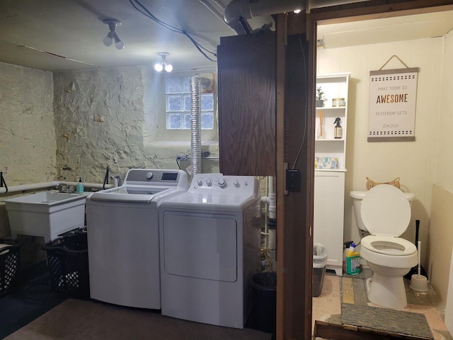 1425 Rogers St, Stevens Point, WI 54481 - washroom featuring washer and clothes dryer