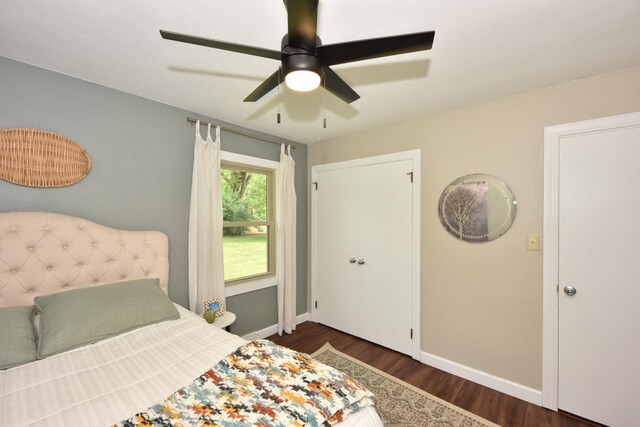 N68W15240 Prudence Dr, Menomonee Falls, WI 53051 - bedroom with dark wood-style floors and a ceiling fan