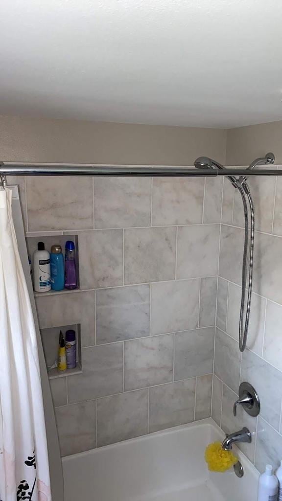 3151 Reddin Rd, Wisconsin Rapids, WI 54495 - full bathroom with shower / bath combo with shower curtain