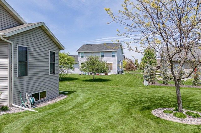 4140 N Prairie Rose Ln, Appleton, WI 54913 - view of grassy yard