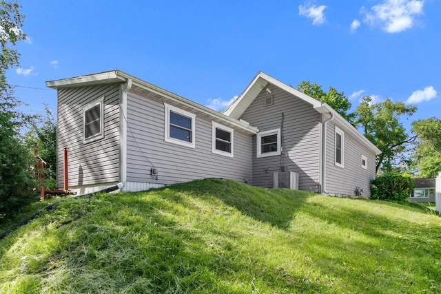 226 Winnebago Ave, Portage, WI 53901 - rear view of property with a lawn