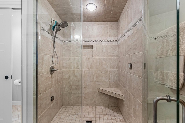 6600 N Kurey Dr, Appleton, WI 54913 - full bathroom featuring a stall shower