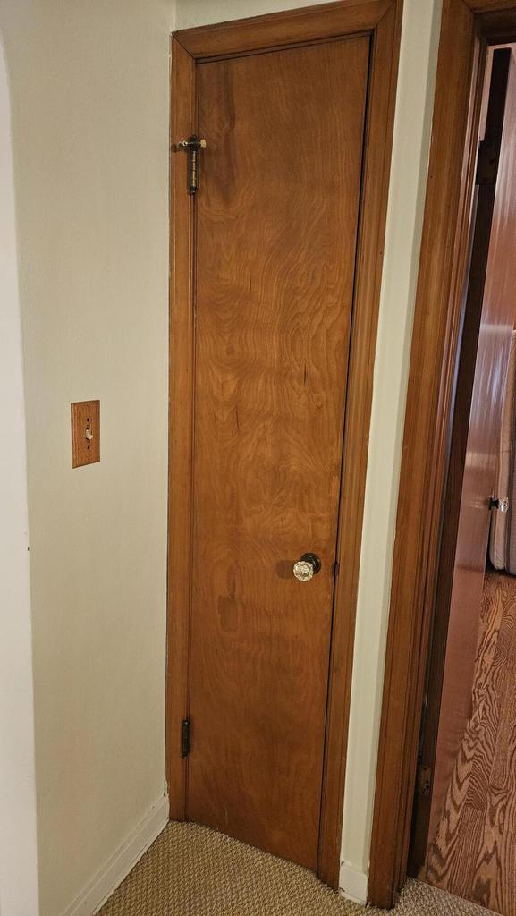 1518 Lathrop Ave, Racine, WI 53405 - hall featuring baseboards and carpet