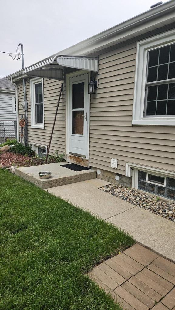 1518 Lathrop Ave, Racine, WI 53405 - doorway to property