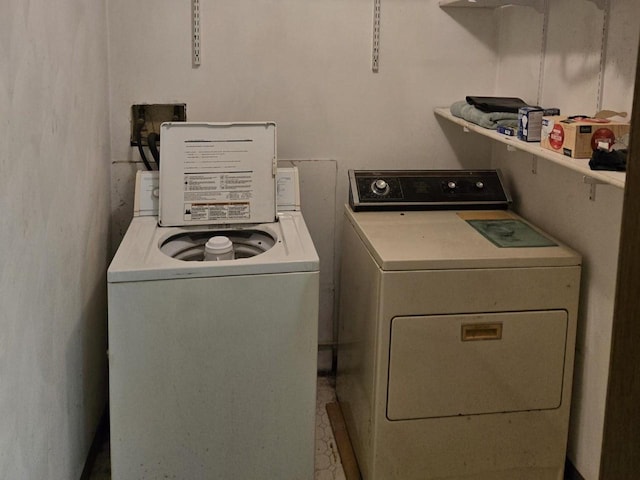 774 Enloe Rd, Rewey, WI 53580 - laundry area featuring washer and clothes dryer