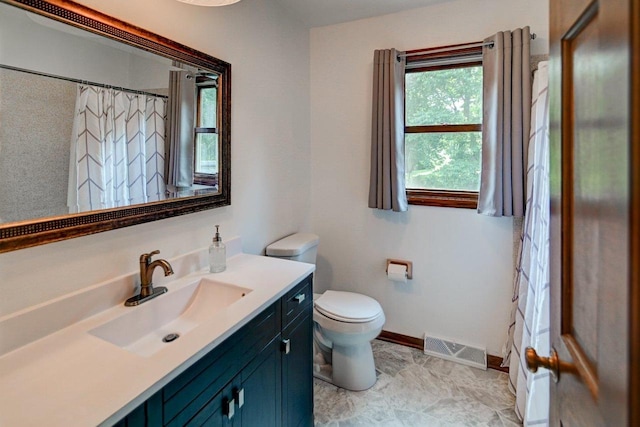 3590 Sabaka Trl, Verona, WI 53593 - full bath with vanity and curtained shower