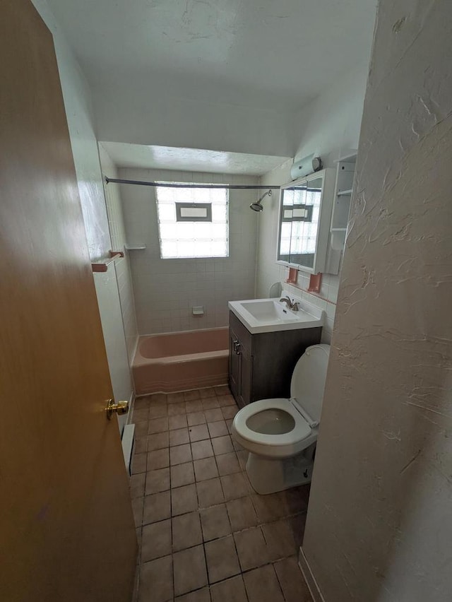 2759 N 57th St Unit 2761, Milwaukee, WI 53210 - full bathroom featuring tile patterned floors,  shower combination, and vanity