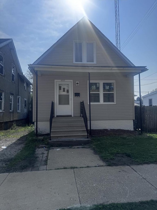 6337 13th Ave, Kenosha, WI 53143 - bungalow-style house with a porch