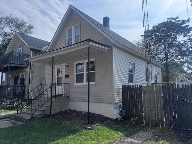 6337 13th Ave, Kenosha, WI 53143 - view of front of house featuring a chimney