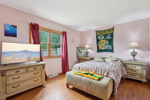 7170 S Countryside Dr, Franklin, WI 53132 - bedroom featuring hardwood / wood-style flooring