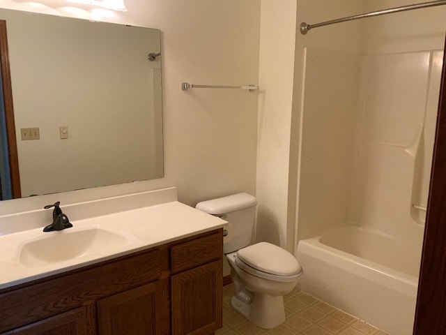 264 Minz Park Cir Unit 4, West Bend, WI 53095 - bathroom with vanity and tub / shower combination