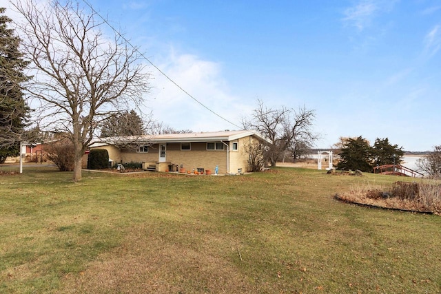 230 Gilbertson St, Markesan, WI 53946 - view of grassy yard