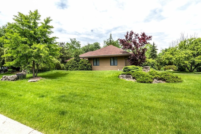 3381 S Highpointe Dr, New Berlin, WI 53151 - view of green lawn