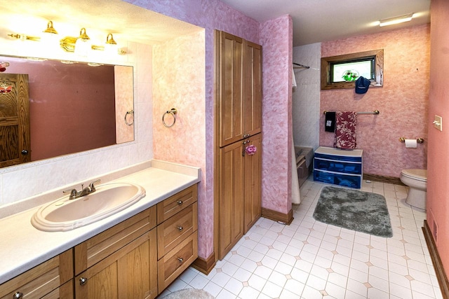 3381 S Highpointe Dr, New Berlin, WI 53151 - bathroom featuring vanity and tub / shower combination