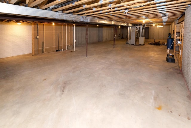3381 S Highpointe Dr, New Berlin, WI 53151 - unfinished below grade area with heating unit