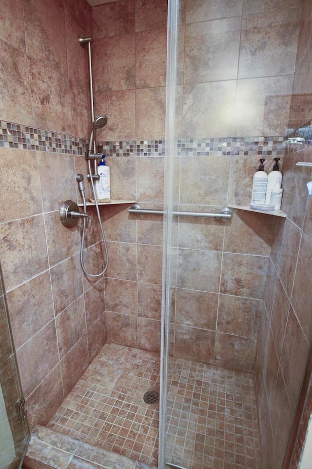 1000 Ridge Rd, Waukesha, WI 53186 - bathroom featuring a stall shower