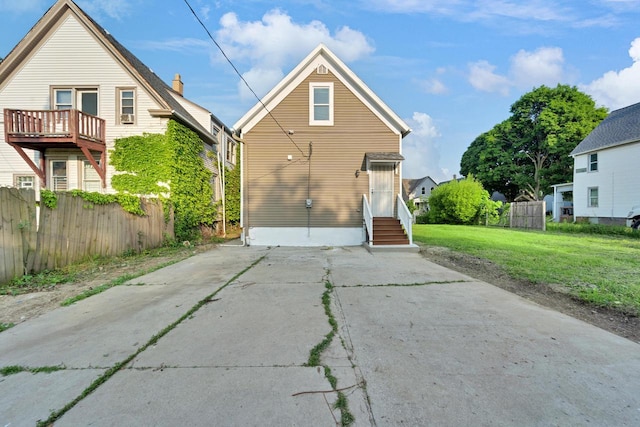 3124 N 29th St, Milwaukee, WI 53216 - back of property featuring entry steps