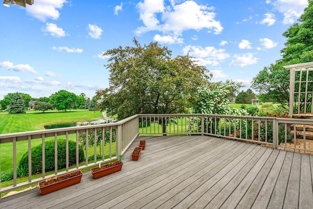 N66W38493 N Woodlake Cir, Oconomowoc, WI 53066 - wooden deck with view of wooded area