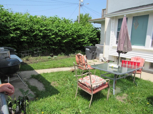 616 N 14th St, Sheboygan, WI 53081 - view of grassy yard