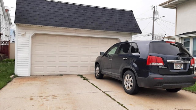 616 N 14th St, Sheboygan, WI 53081 - garage with driveway