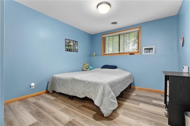 3713 Kingswood Ct, Eau Claire, WI 54701 - bedroom with wood finished floors
