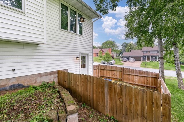 3713 Kingswood Ct, Eau Claire, WI 54701 - view of yard featuring a residential view