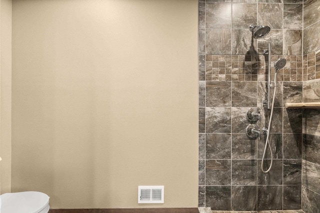 3830 Augusta Ct, Plover, WI 54467 - full bath featuring tiled shower