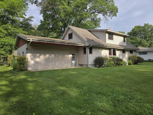 1440 4th St, Port Edwards, WI 54469 - view of side of property with a yard