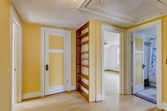 518 Maple Ave, Madison, WI 53704 - corridor featuring light wood finished floors and baseboards