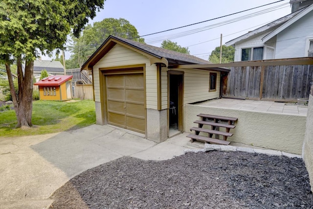 518 Maple Ave, Madison, WI 53704 - detached garage with concrete driveway