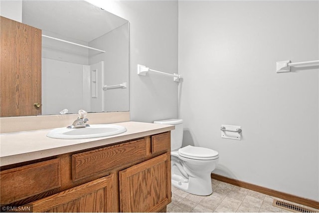 1754 Helena Rd, Oakdale, MN 55128 - full bath with baseboards and vanity