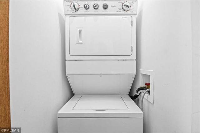 1754 Helena Rd, Oakdale, MN 55128 - washroom featuring estacked washer and dryer