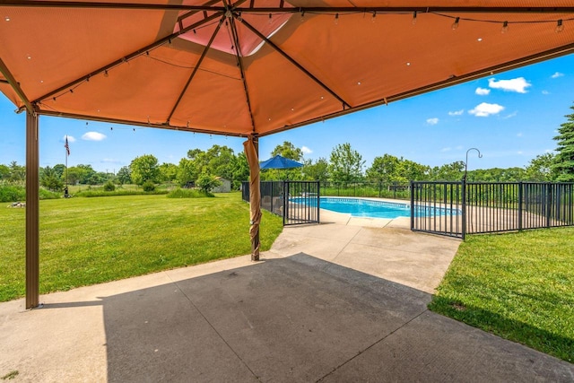 W330S7517 Split Rail Dr, Mukwonago, WI 53149 - view of patio / terrace