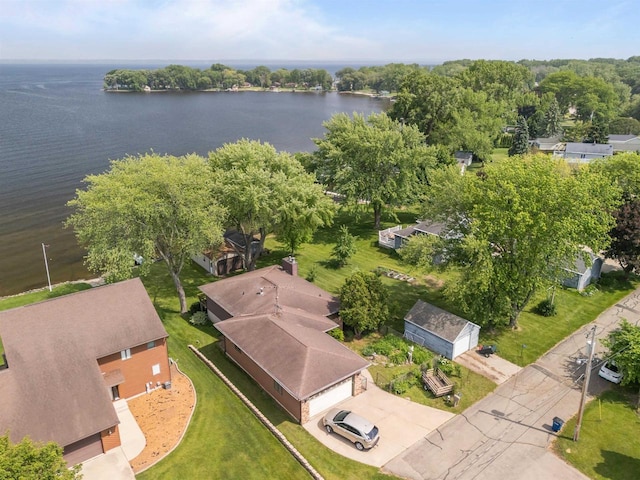 6352 Black Wolf Point Ln, Oshkosh, WI 54902 - drone / aerial view of a large body of water