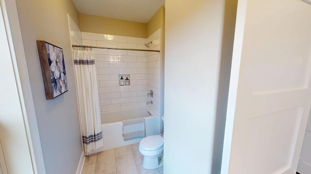 213 W Fairview Dr, Menomonee Falls, WI 53051 - bathroom featuring shower / tub combo and tile patterned flooring