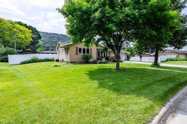 3424 Geneva Ln, La Crosse, WI 54601 - ranch-style house with a garage
