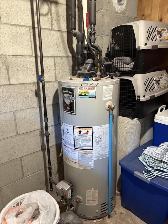 2712 Woodridge Ln, Waukesha, WI 53188 - utility room with gas water heater