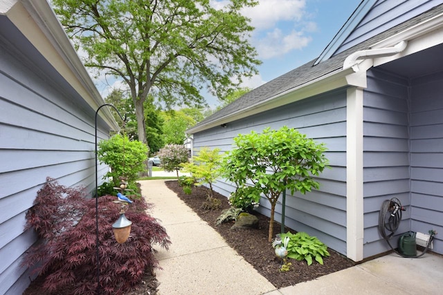 9125 N Briarwood Ct, Bayside, WI 53217 - view of yard