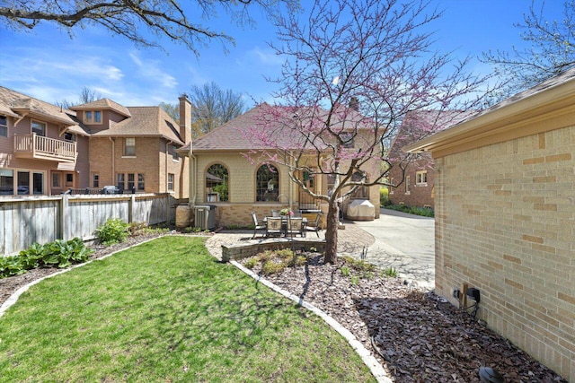 4765 N Woodburn St, Whitefish Bay, WI 53211 - view of yard with a patio area