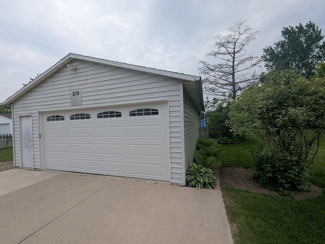219 Guenther St, Oshkosh, WI 54902 - view of detached garage