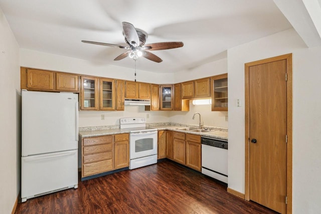 10268 W Parkedge Cir, Franklin, WI 53132 - kitchen with white appliances, under cabinet range hood, light countertops, and a ceiling fan