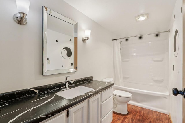 10268 W Parkedge Cir, Franklin, WI 53132 - full bath with vanity, wood finished floors, and shower / bath combo