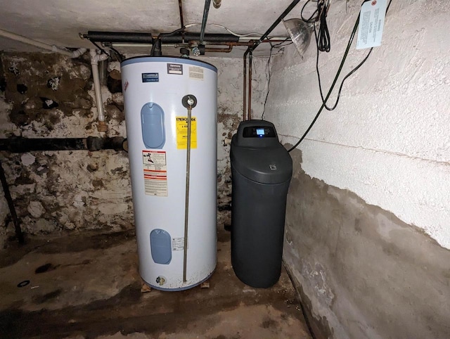 8478 N Brown County Line Rd, Pulaski, WI 54162 - utility room with water heater
