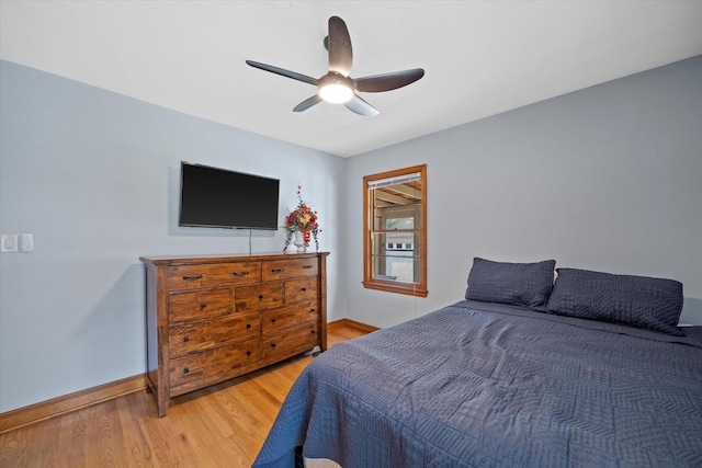 165 N 72nd St, Milwaukee, WI 53213 - bedroom with light wood-type flooring and a ceiling fan