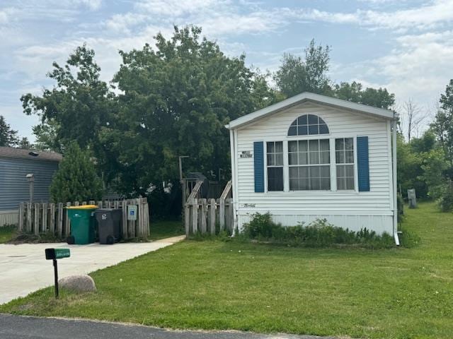 W211N11783 Hilltop Cir, Germantown, WI 53022 - view of side of property