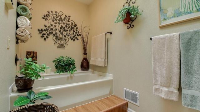 514 Fairfield Ct, Chippewa Falls, WI 54729 - full bathroom featuring a bath