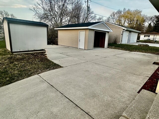 7140 N 48th St, Milwaukee, WI 53223 - view of detached garage