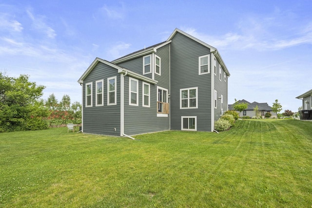 7949 W Oakwood Way, Franklin, WI 53132 - rear view of property with a lawn