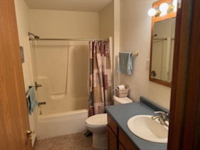1064 Sunny Ridge Cir, Nekoosa, WI 54457 - bathroom with vanity and shower / tub combo with curtain